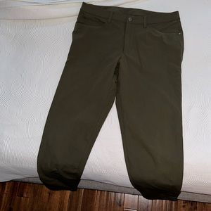 Lululemon ABC classic fit size 34 inseam 34